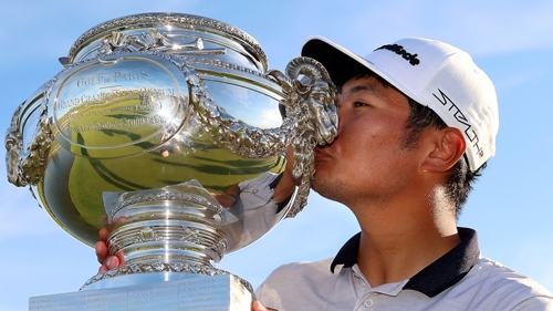 SURPRISE WIN: Japan's Hisatsune charges to French Open glory