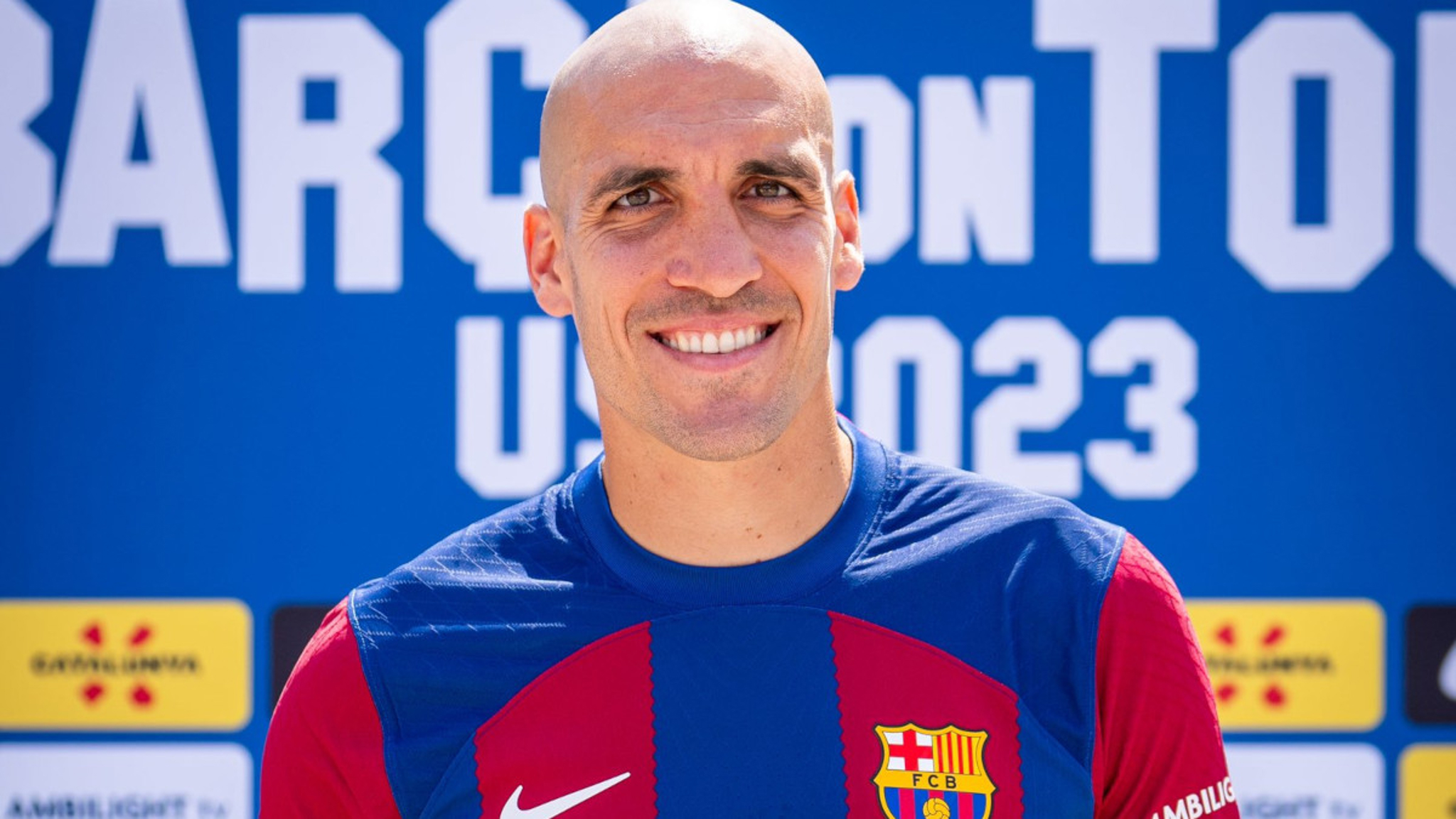 Barcelona introduce newly signed veteran midfielder Romeu SuperSport