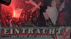 Ticketless Eintracht fans clash with police in Naples