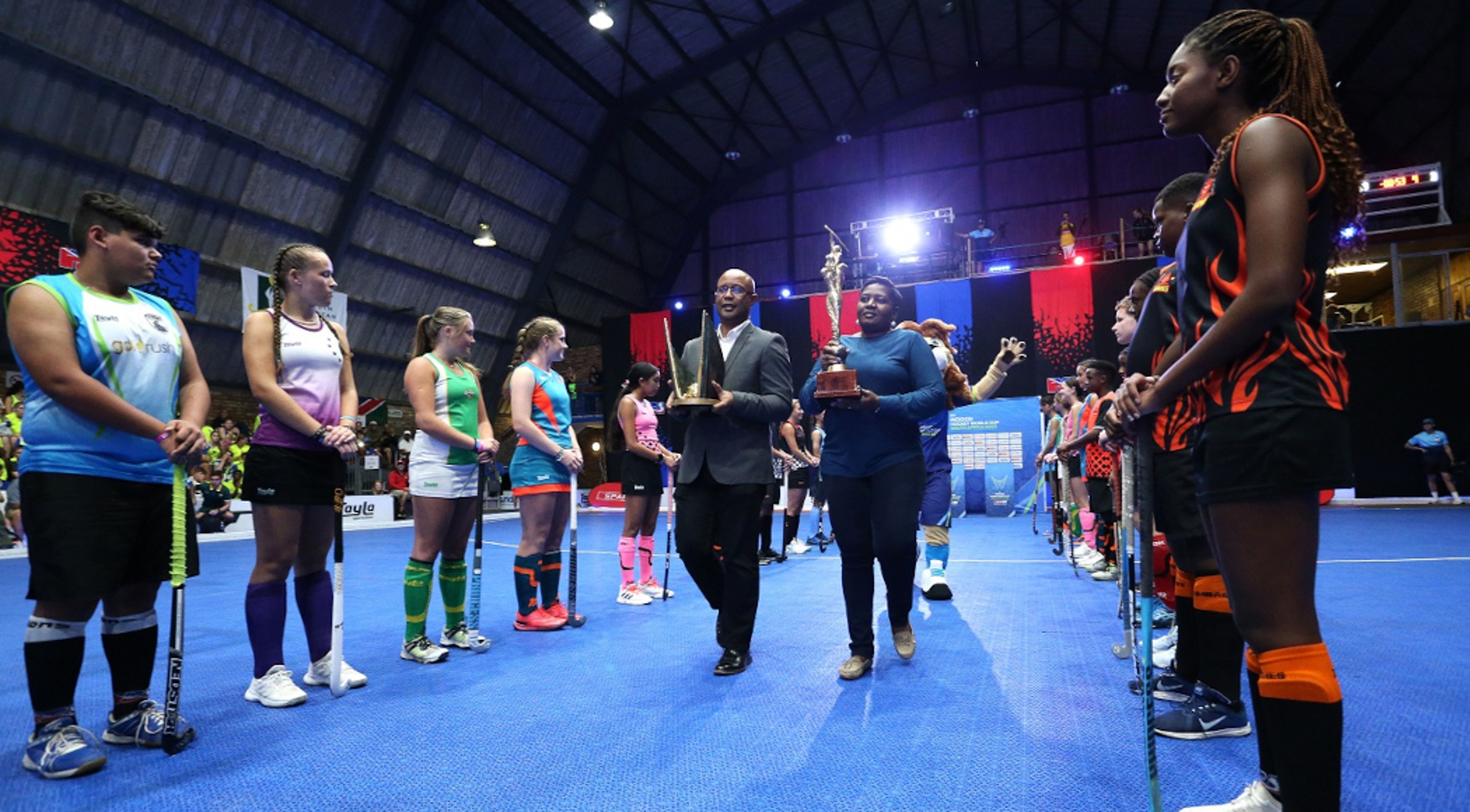 fih-hockey-indoor-world-cup-trophy-launched-in-cape-town-supersport