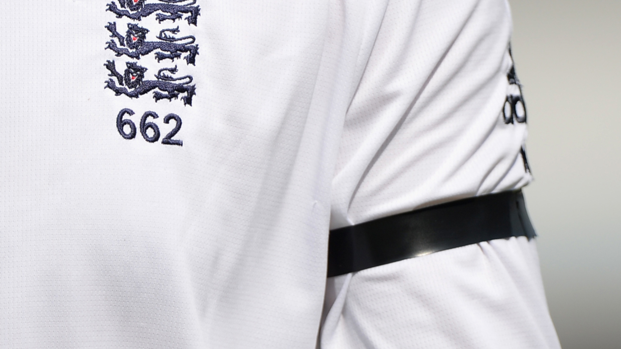 England teams to wear black armbands to honour Nottingham victims