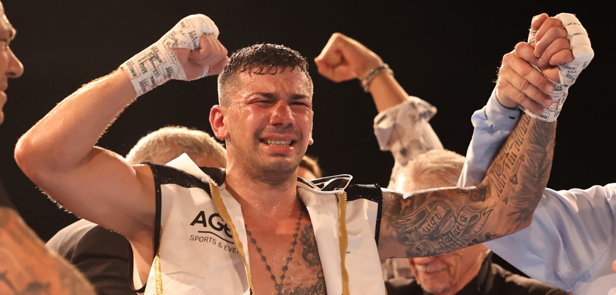 Vincenzo Gualtiera wins IBF middleweight title | SuperSport